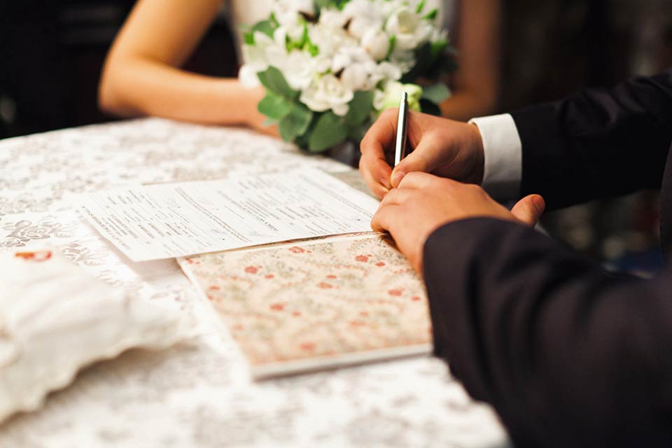 Как проходить регистрация брака в ЗАГСе — что нужно для торжественной или  неторжественной церемонии
