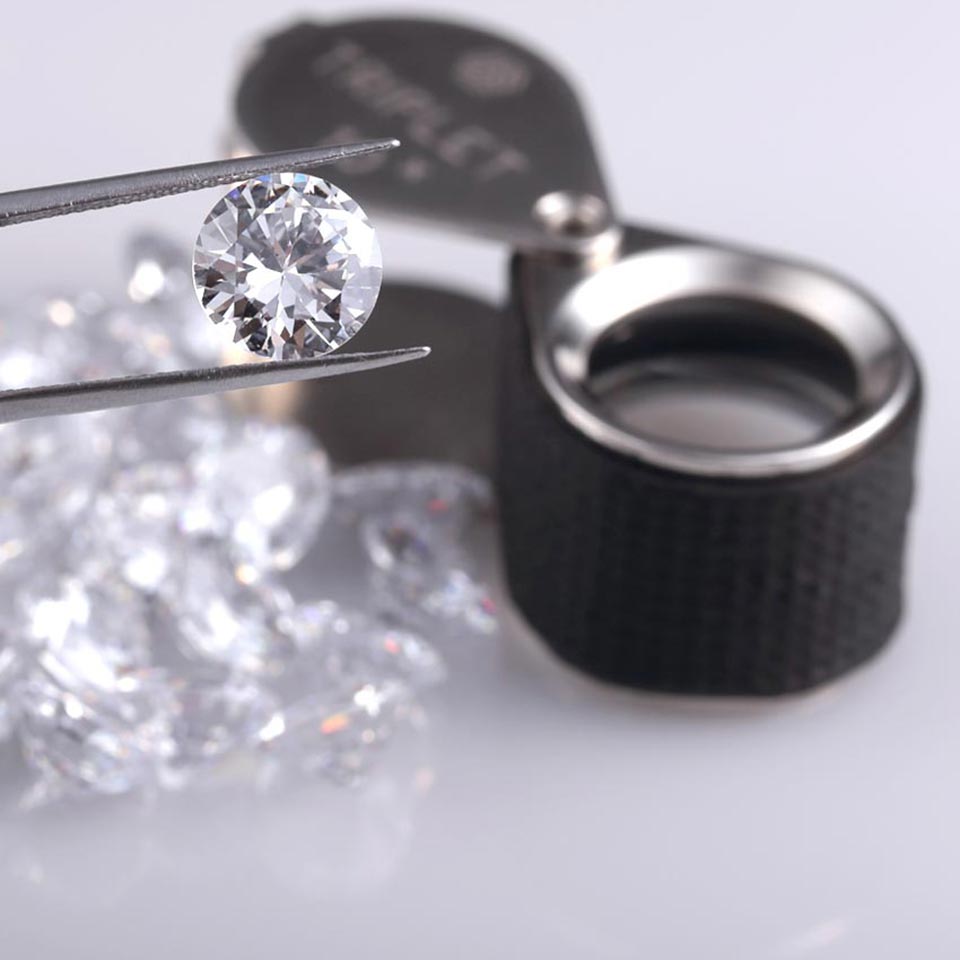 Сколько стоит алмаз — цена на бриллианты за 1 карат в рублях. Что дорожеили дешевле бриллианта
