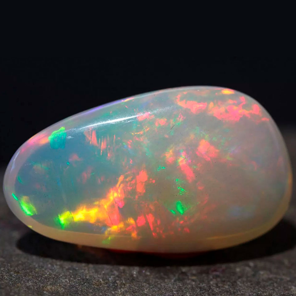 Камень опал — магические свойства минерала, как выглядит и каких цветовбывает