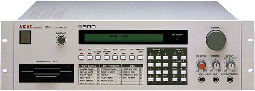  AKAI S900
