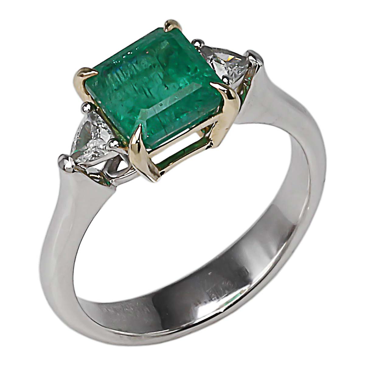 Золотое кольцо Esora esora-10 c бриллиантами, изумрудом