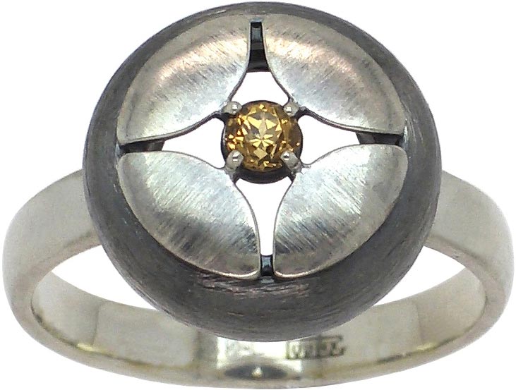 Серебряное кольцо ''Искра'' Ивма 142512-i с спессартином