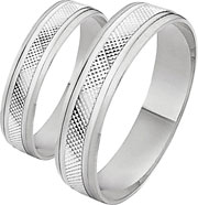 GR712 B - Можно ли носить обручальное кольцо до свадьбы