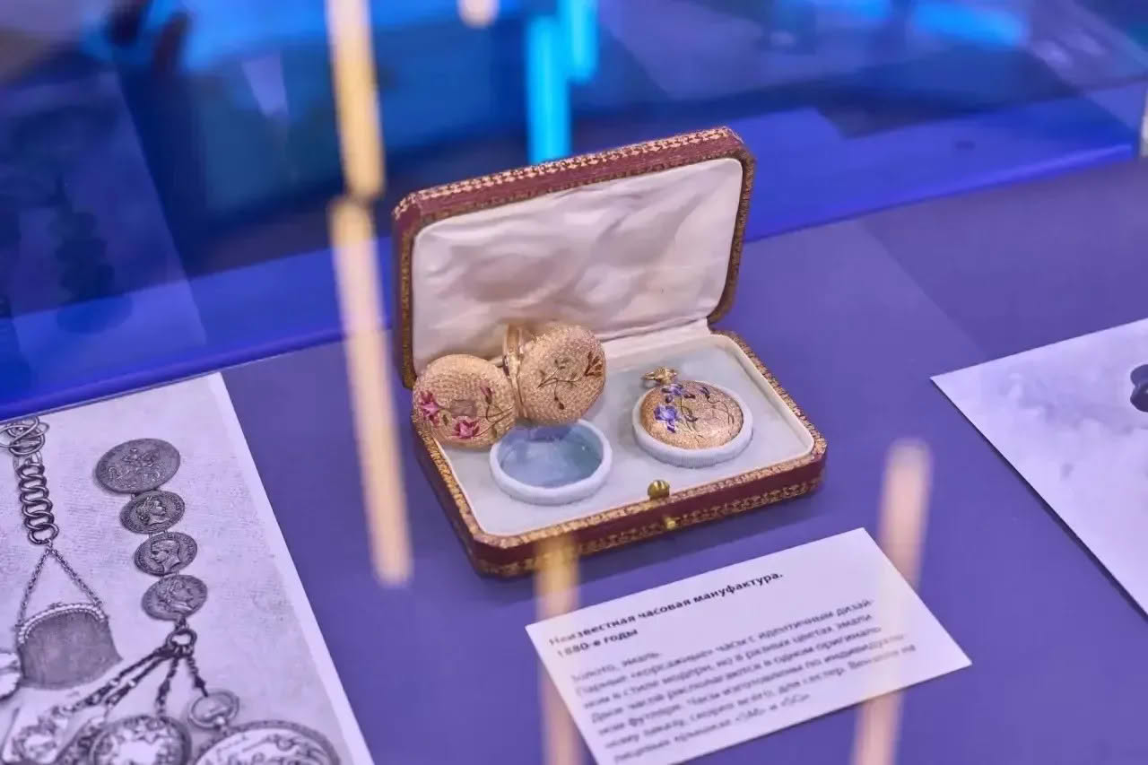 aksessuary-epohi-iskusstvo-povsednevnoj-roskoshi_3.jpg
